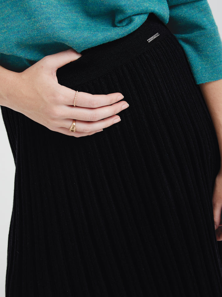 Black Baby Alpaca Vitae Skirt