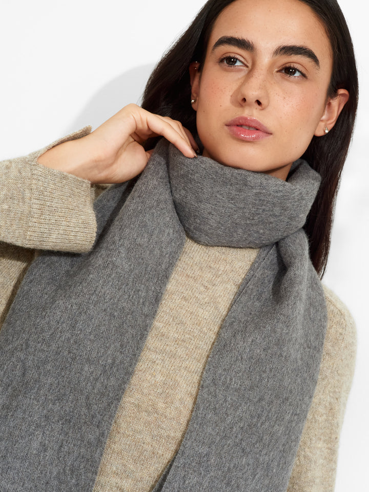 Bufanda Adrian De Baby Alpaca Color Gris