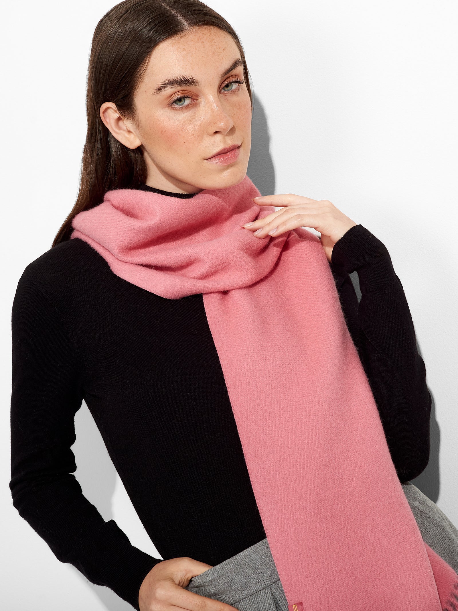 Bufanda Adrian De Baby Alpaca Color Rosado