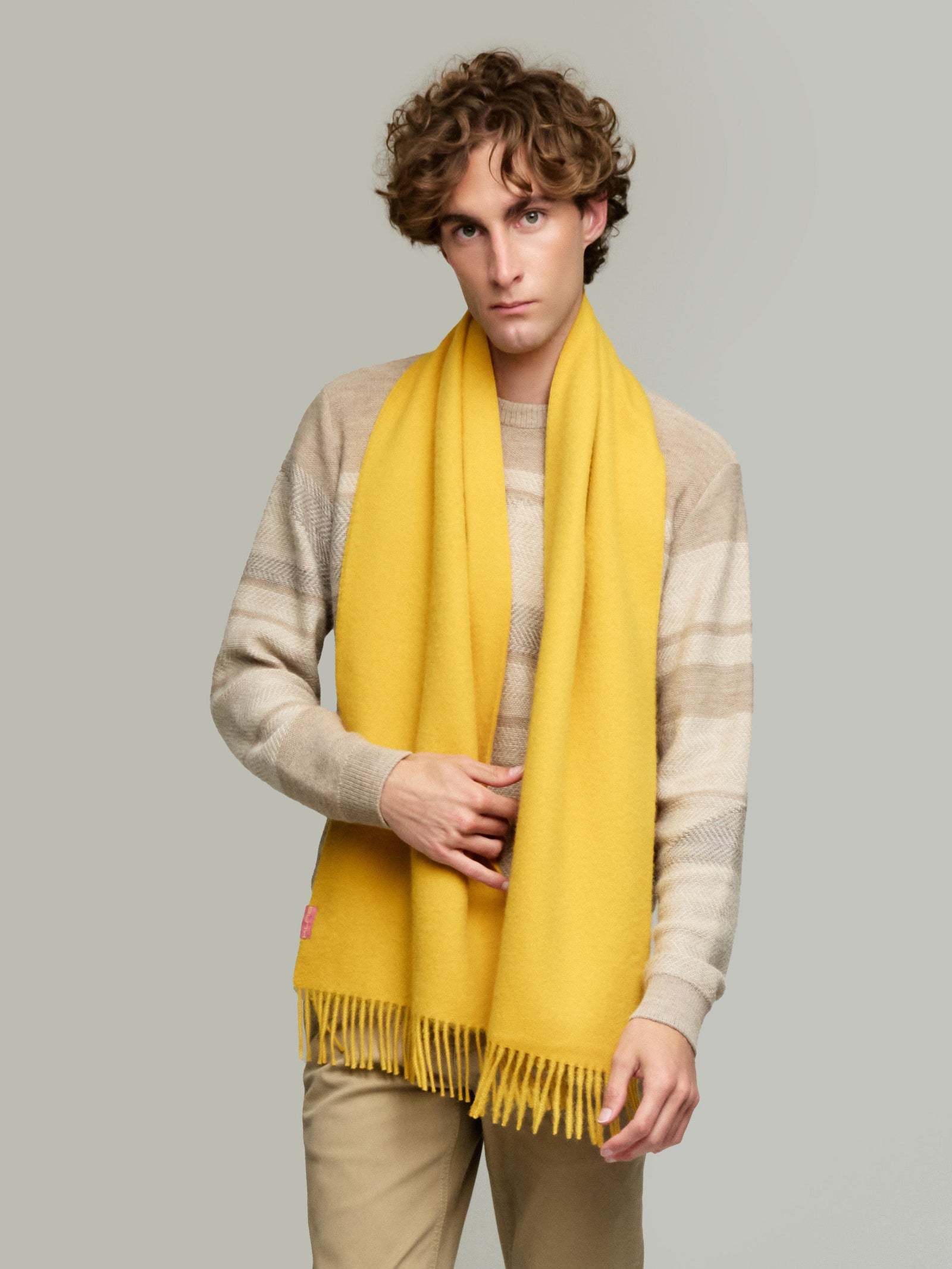 Bufanda Adrian De Baby Alpaca Color Amarillo
