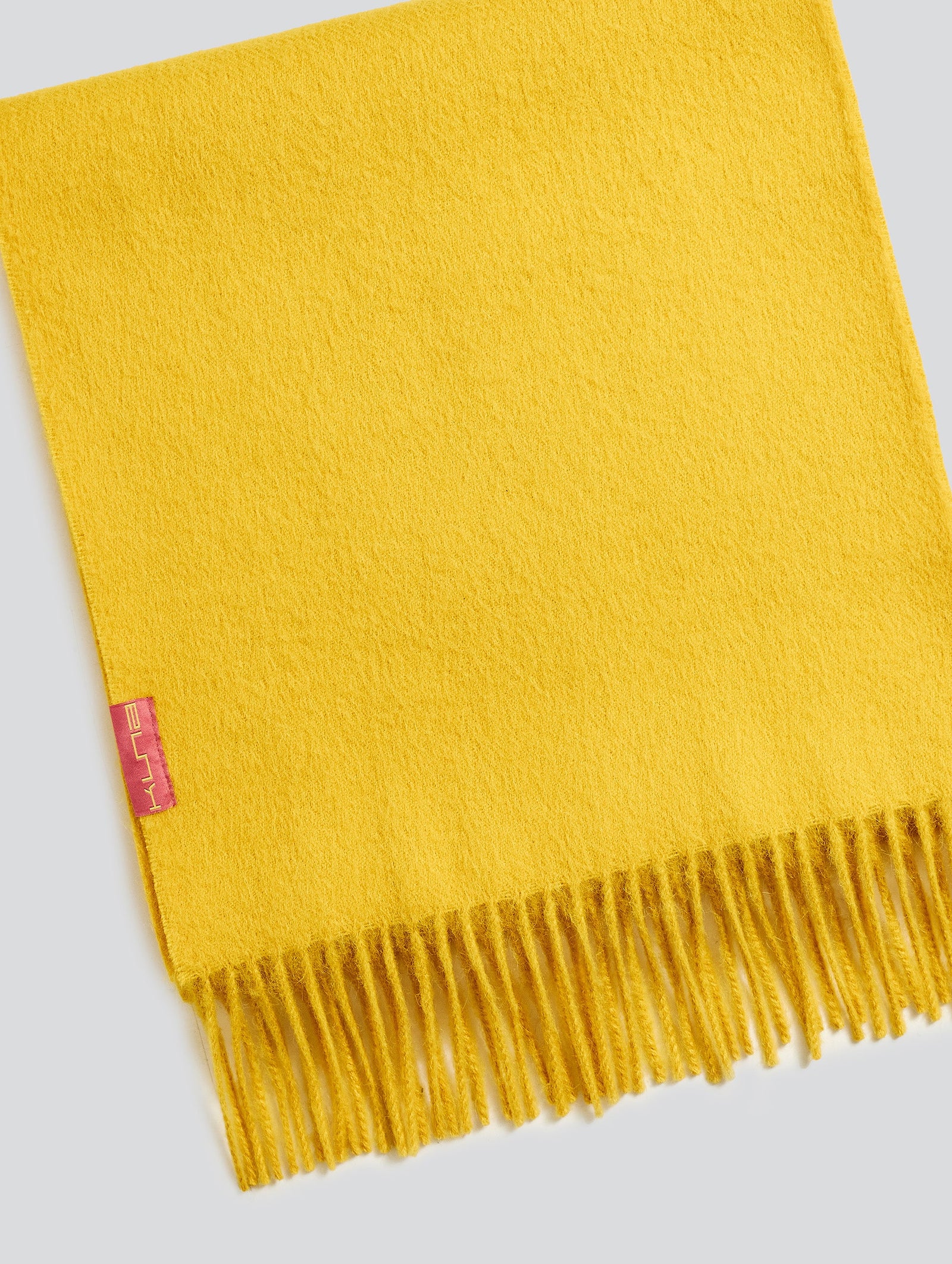 Bufanda Adrian De Baby Alpaca Color Amarillo