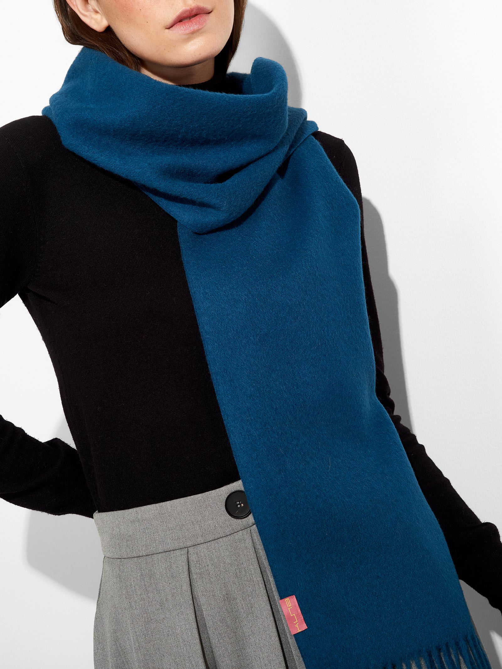 Bufanda Adrian De Baby Alpaca Color Azul