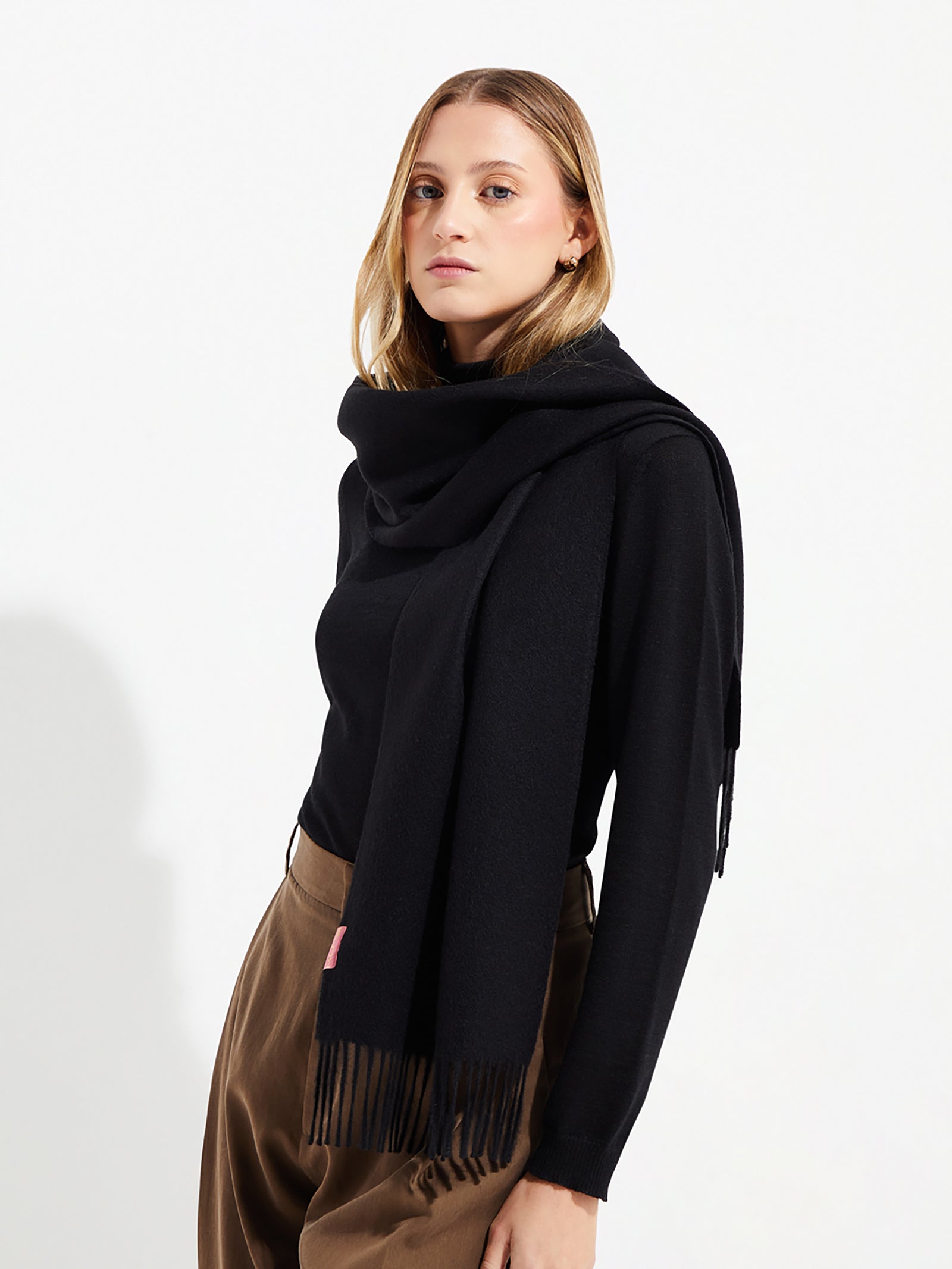 Bufanda Adrian De Baby Alpaca Color Negro