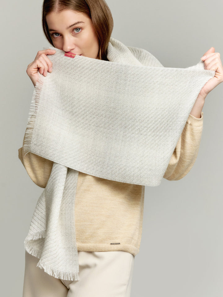 Bufanda Valverde De Baby Alpaca Color Gris