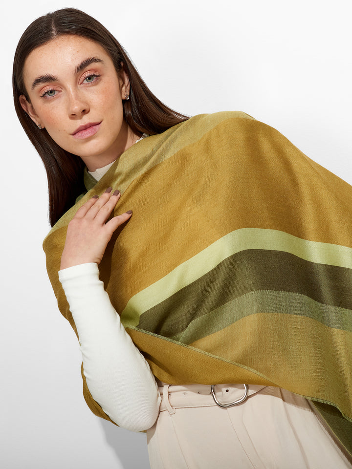 Estola Zarry De Baby Alpaca Color Verde