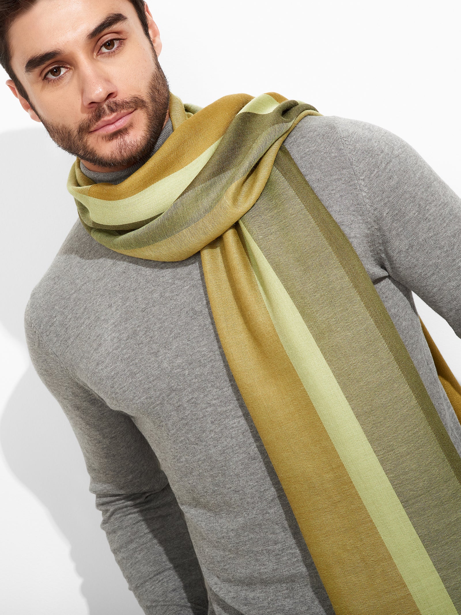 Estola Zarry De Baby Alpaca Color Verde