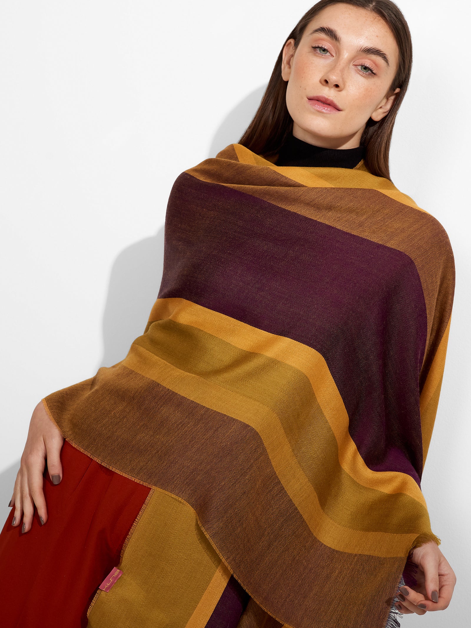 Estola Zarry De Baby Alpaca Color Amarillo