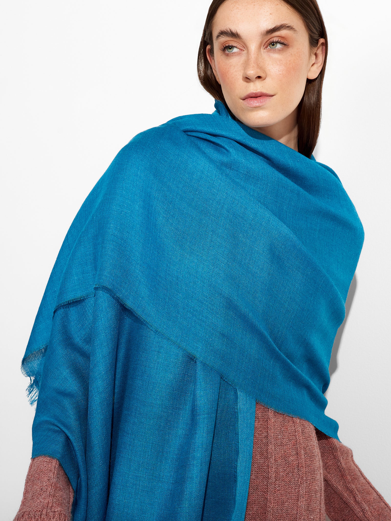 Estola Amareto De Baby Alpaca Color Azul