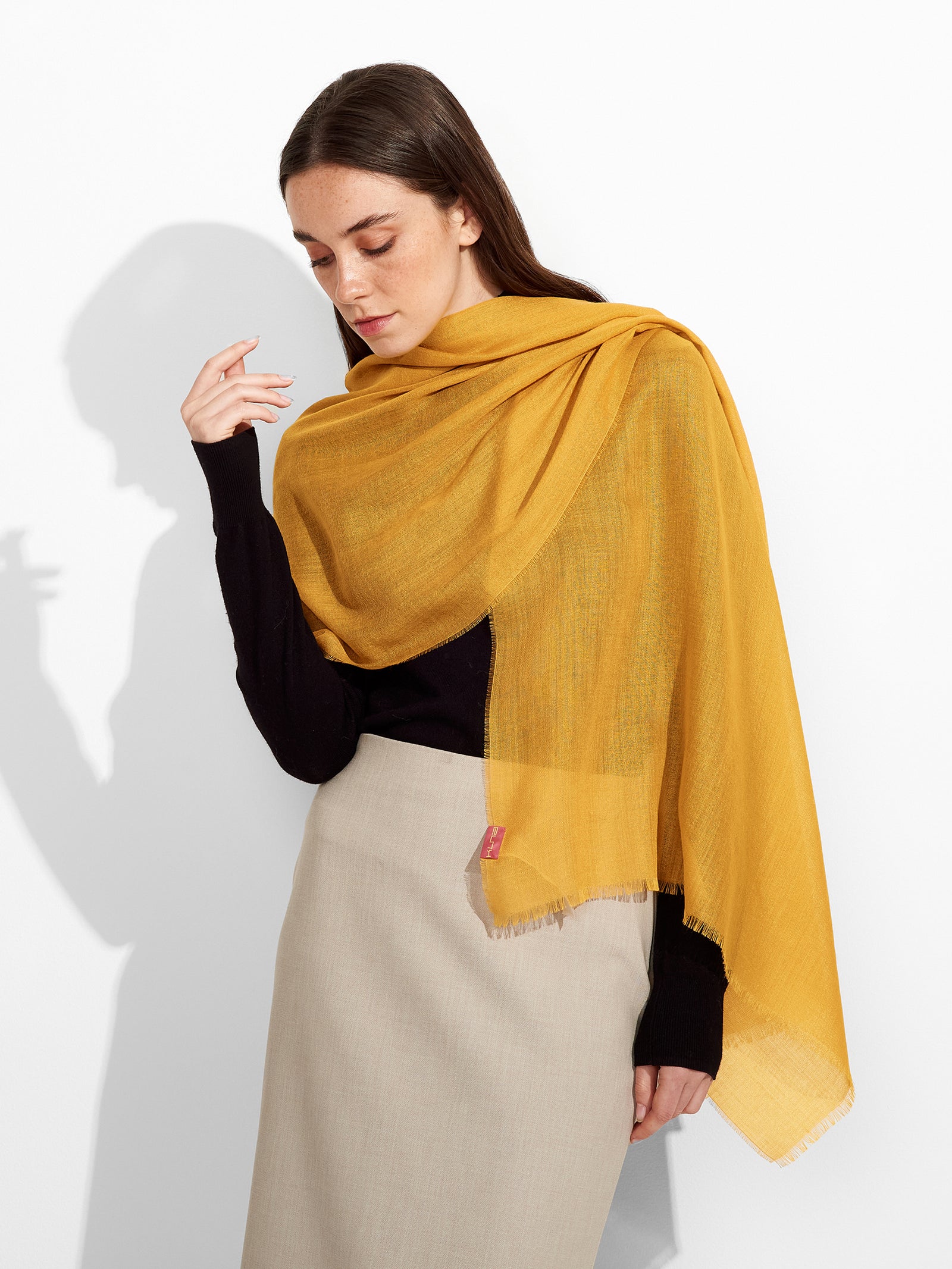 Estola Alondra De Baby Alpaca Color Amarillo