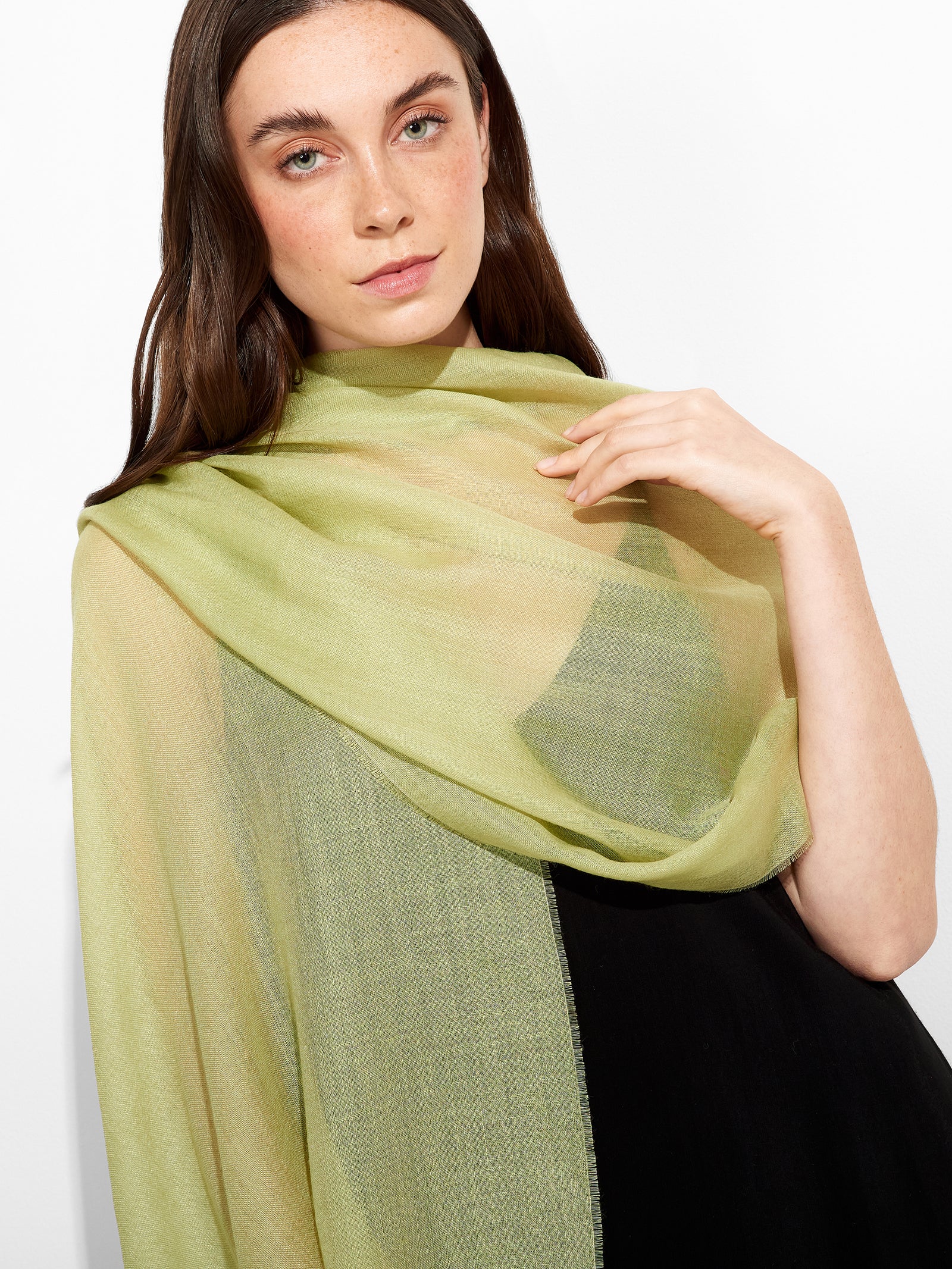Estola Alondra De Baby Alpaca Color Verde