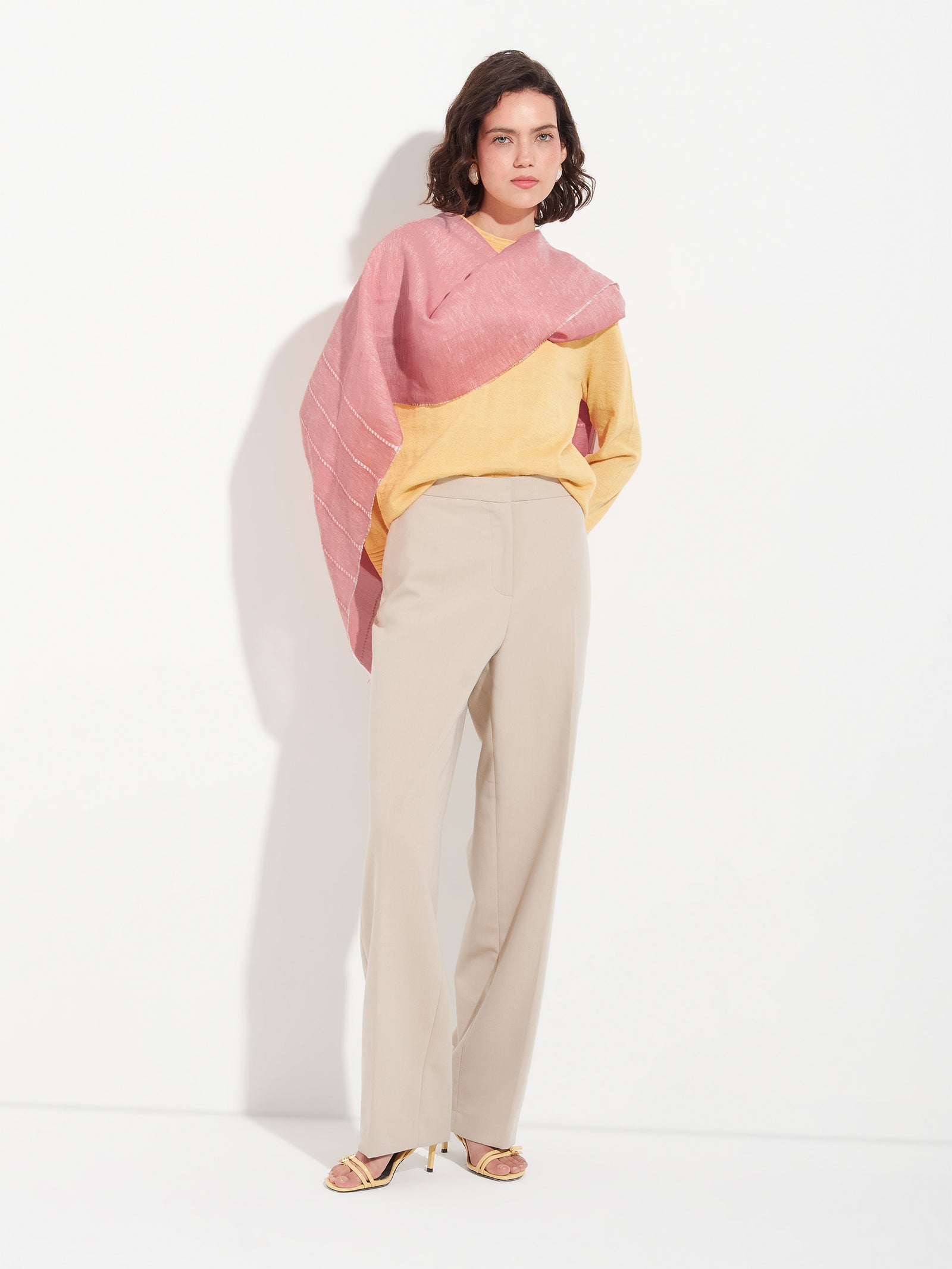 Zabila Linen Stole in Pink