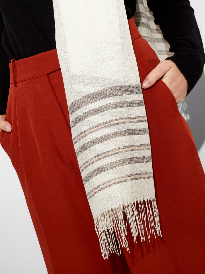 Estola Mao De Baby Alpaca Color Ecru