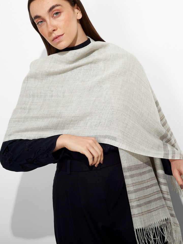 Estola Mao De Baby Alpaca Color Gris