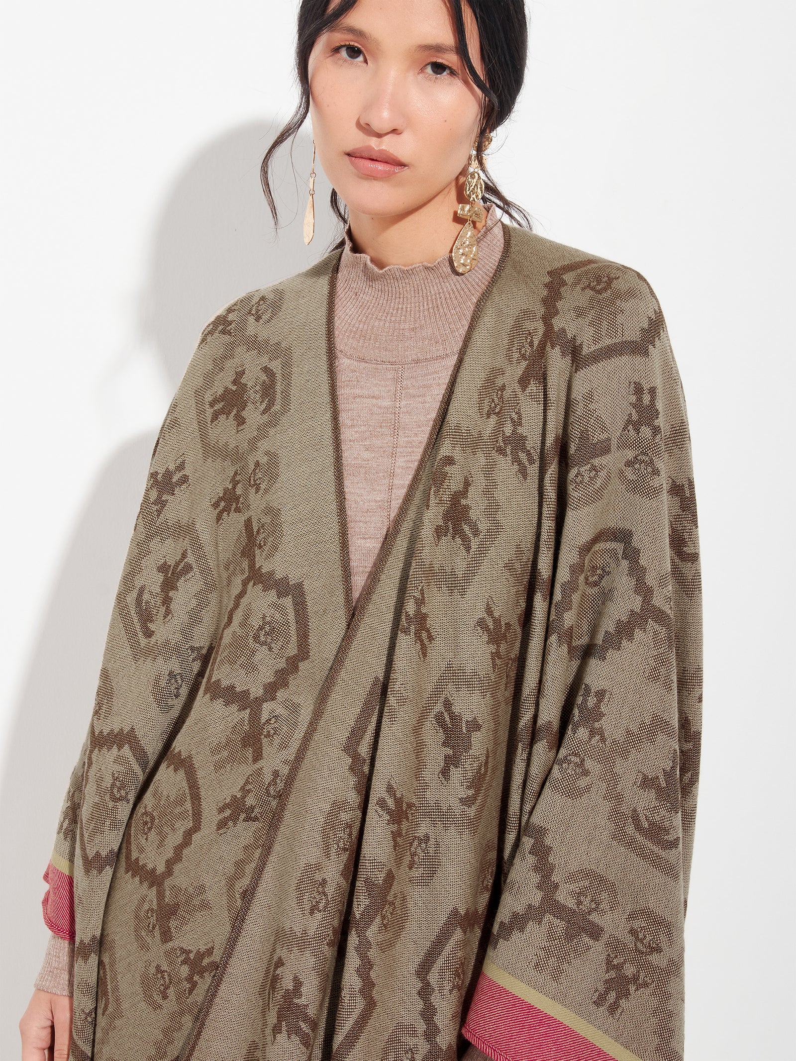 Chimu Cape - 12 Royal Alpaca Yellow
