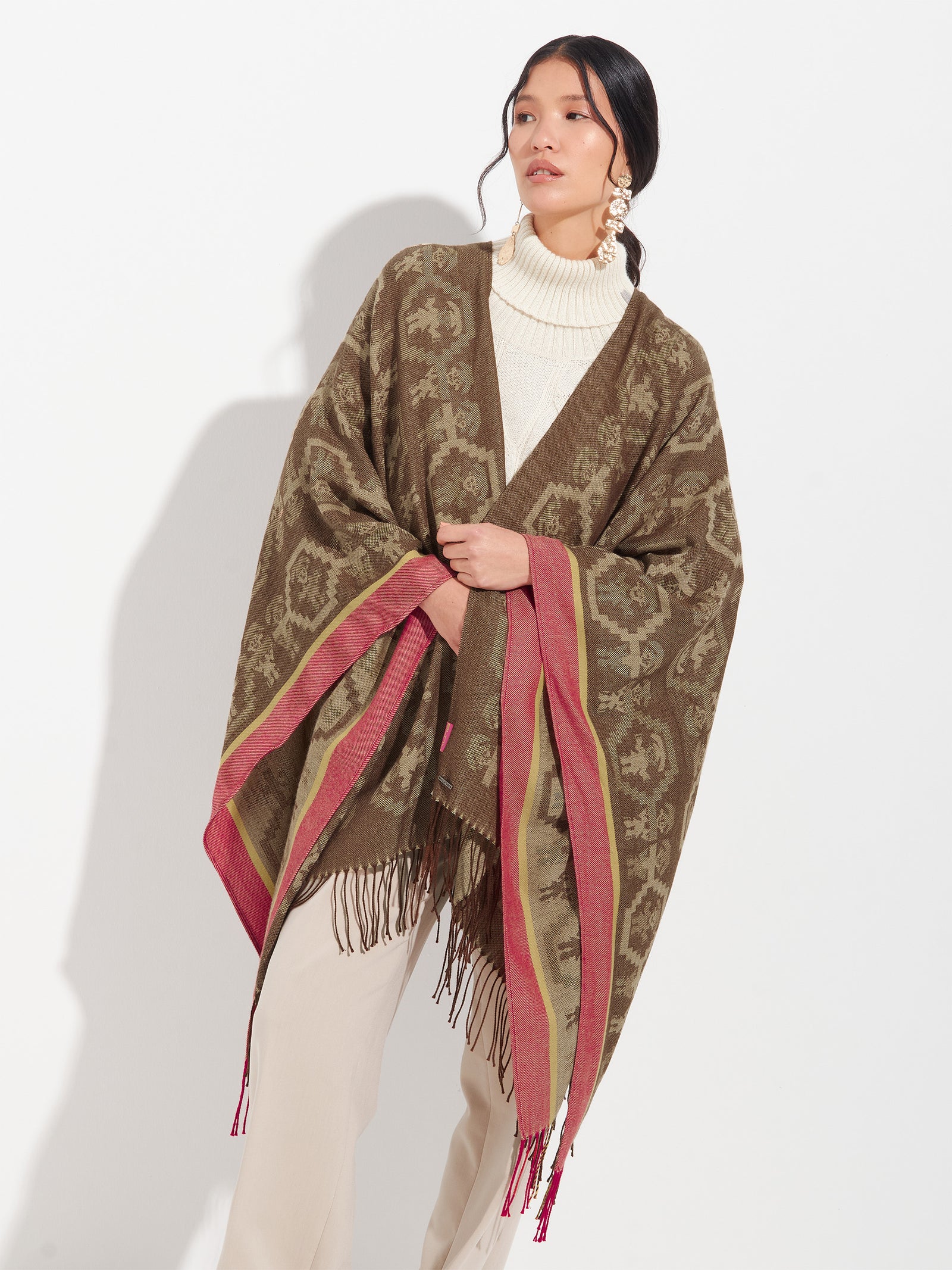 Chimu Cape - 12 Royal Alpaca Yellow