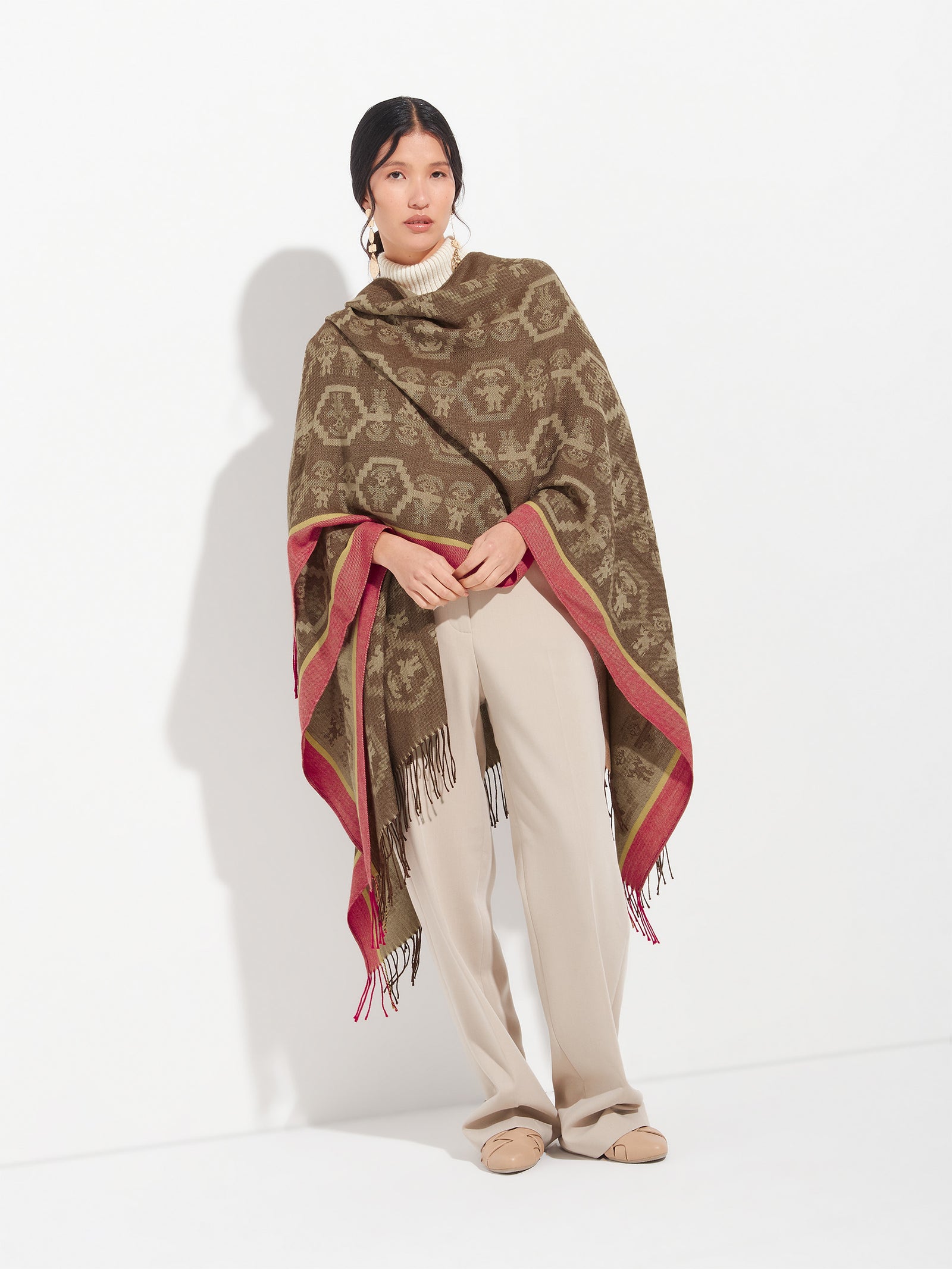Chimu Cape - 12 Royal Alpaca Yellow