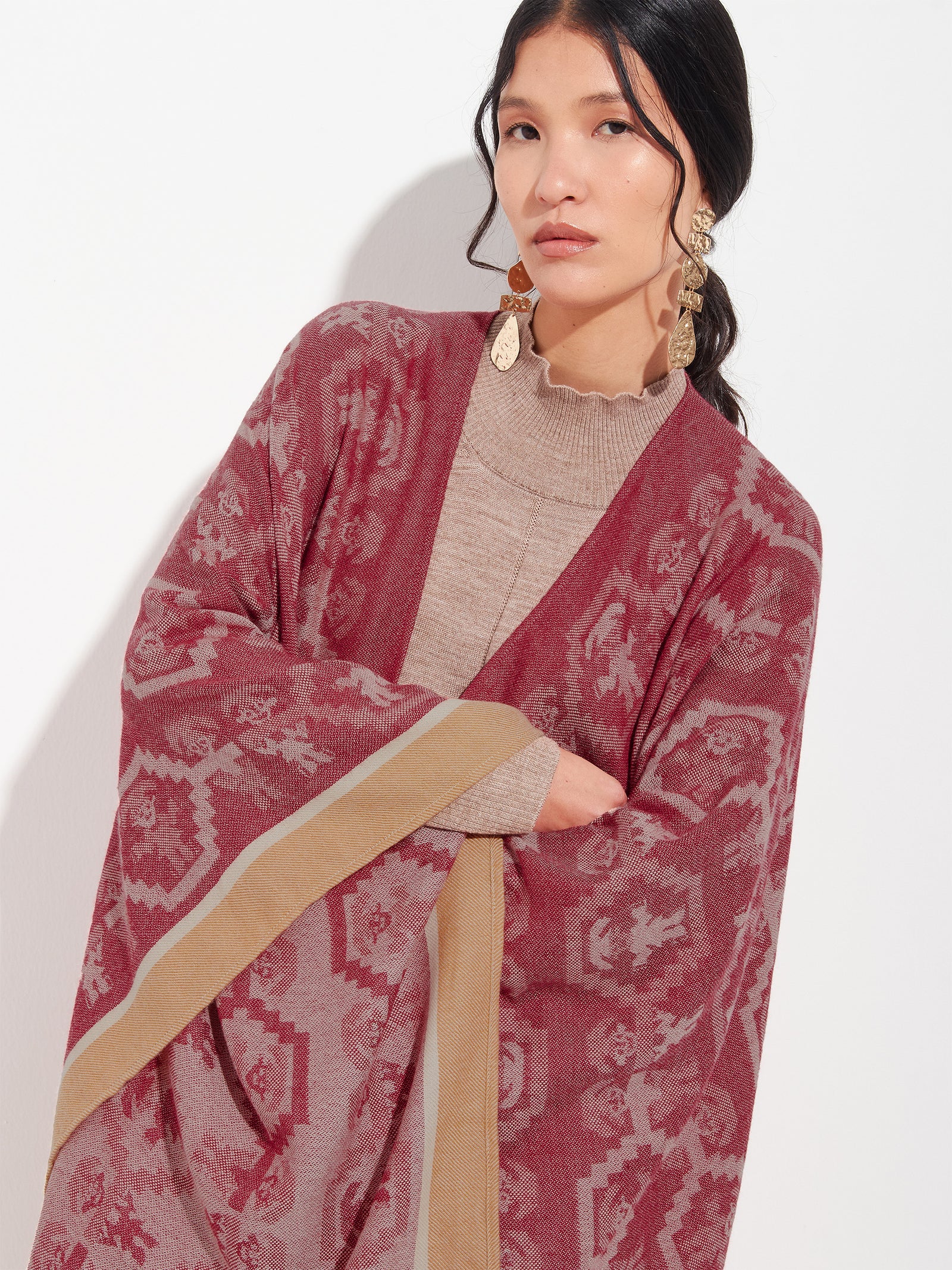 Chimu Cape - 12 Royal Alpaca Red