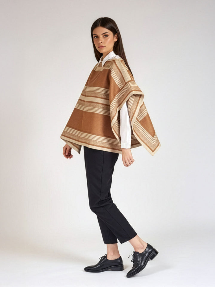 Poncho Chileno De Baby Alpaca Color Beige
