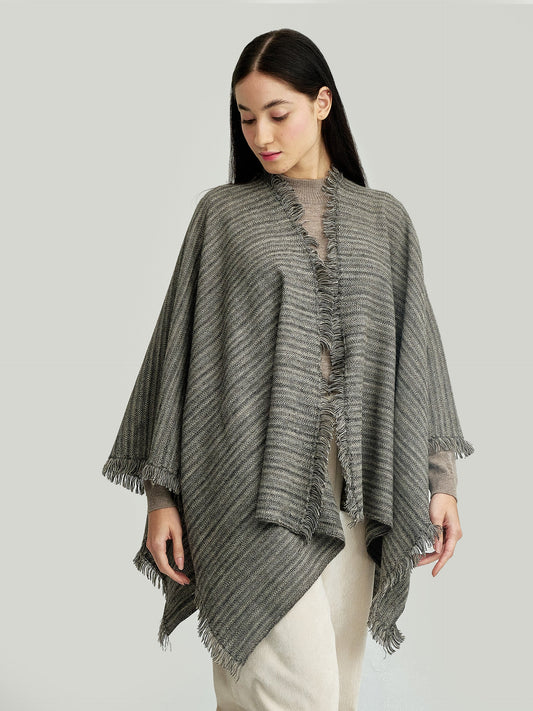 Poncho Yudith De Baby Alpaca Color Beige