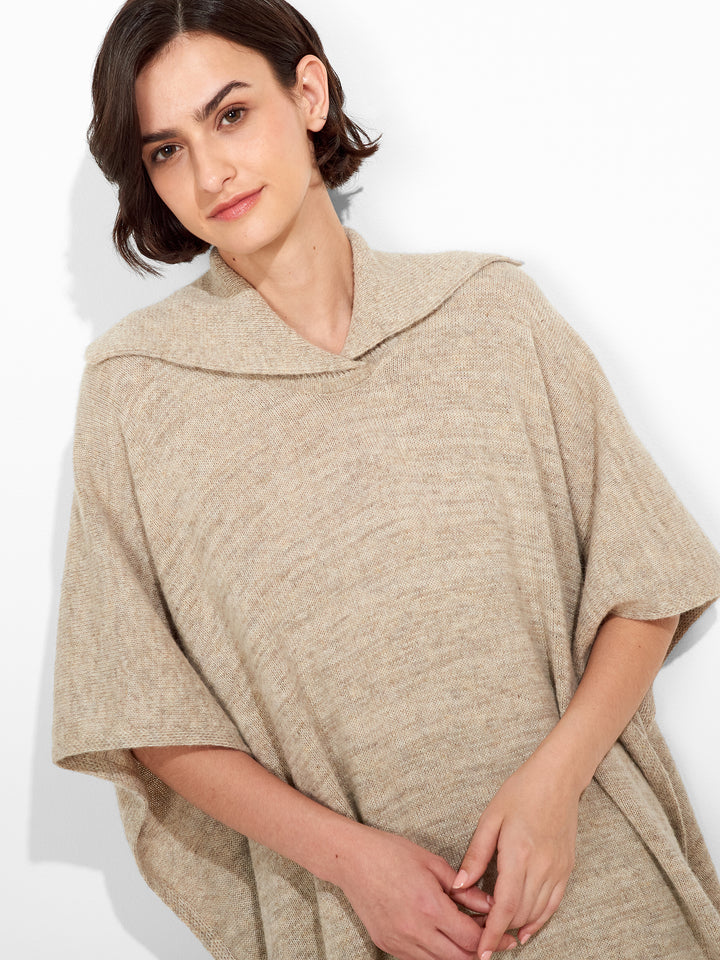 Poncho Zoila De Baby Alpaca Color Beige