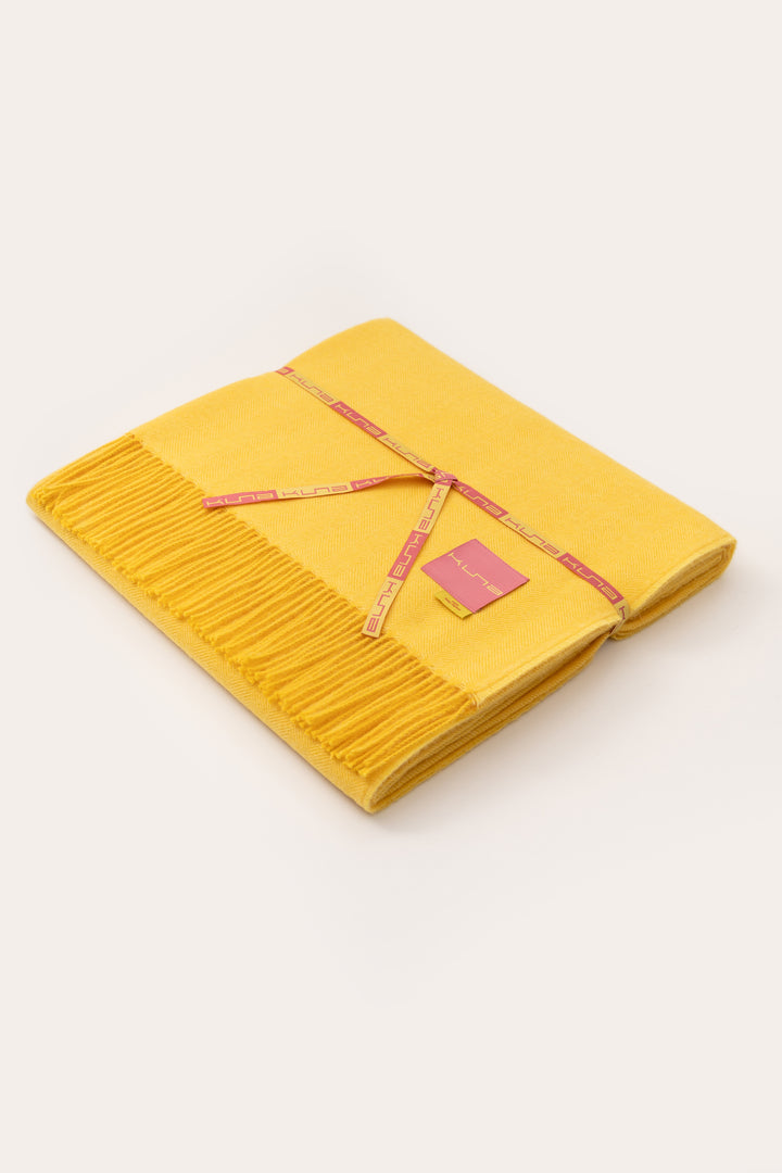 Manta Yanahuara De Baby Alpaca Color Amarillo