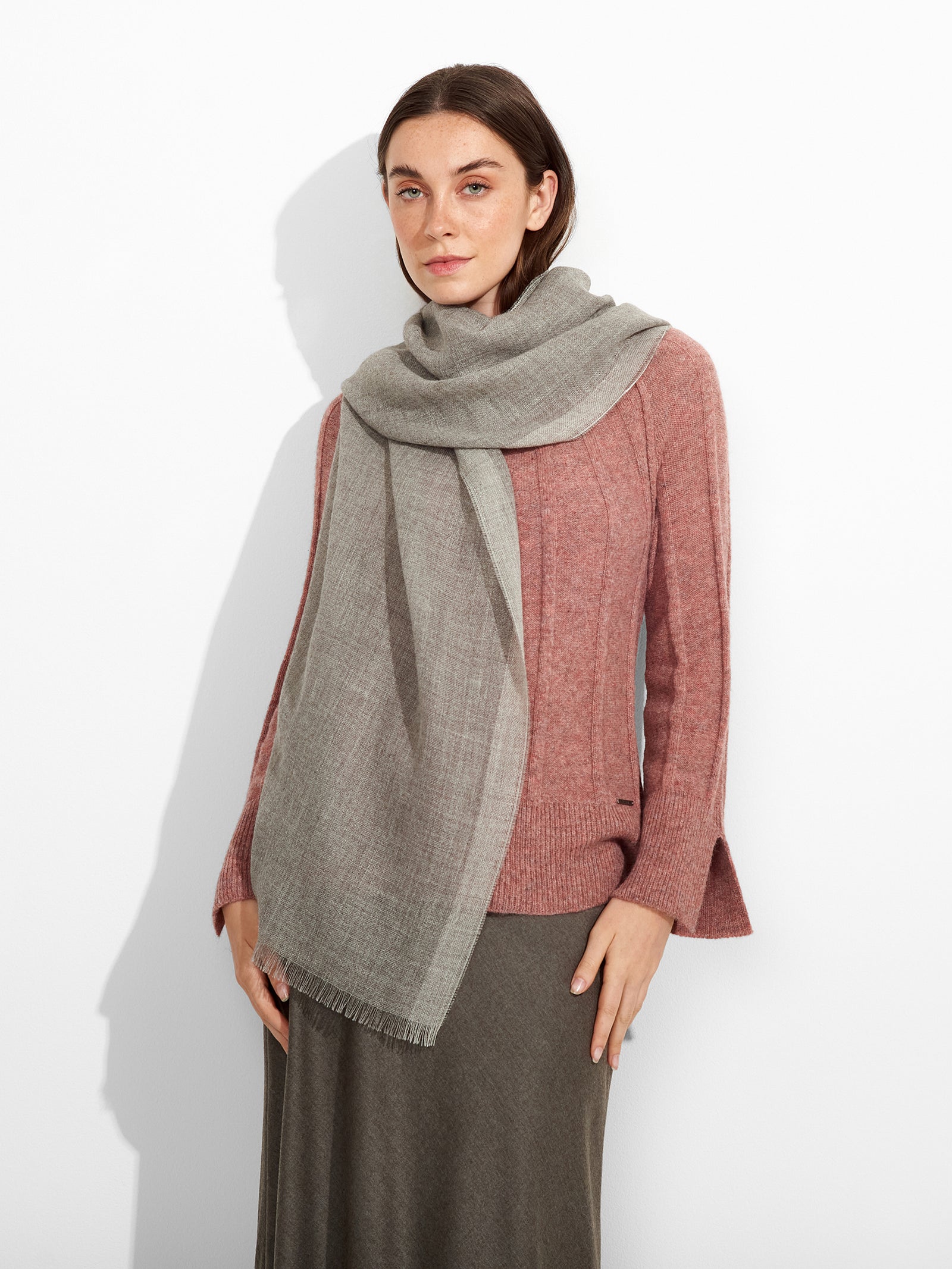 Estola Rum De Baby Alpaca Color Gris