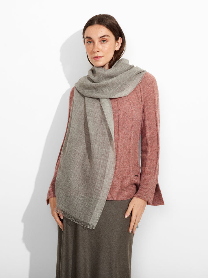Estola Rum De Baby Alpaca Color Gris