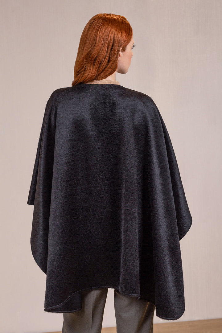 Capa Gil De Baby Alpaca Color Black