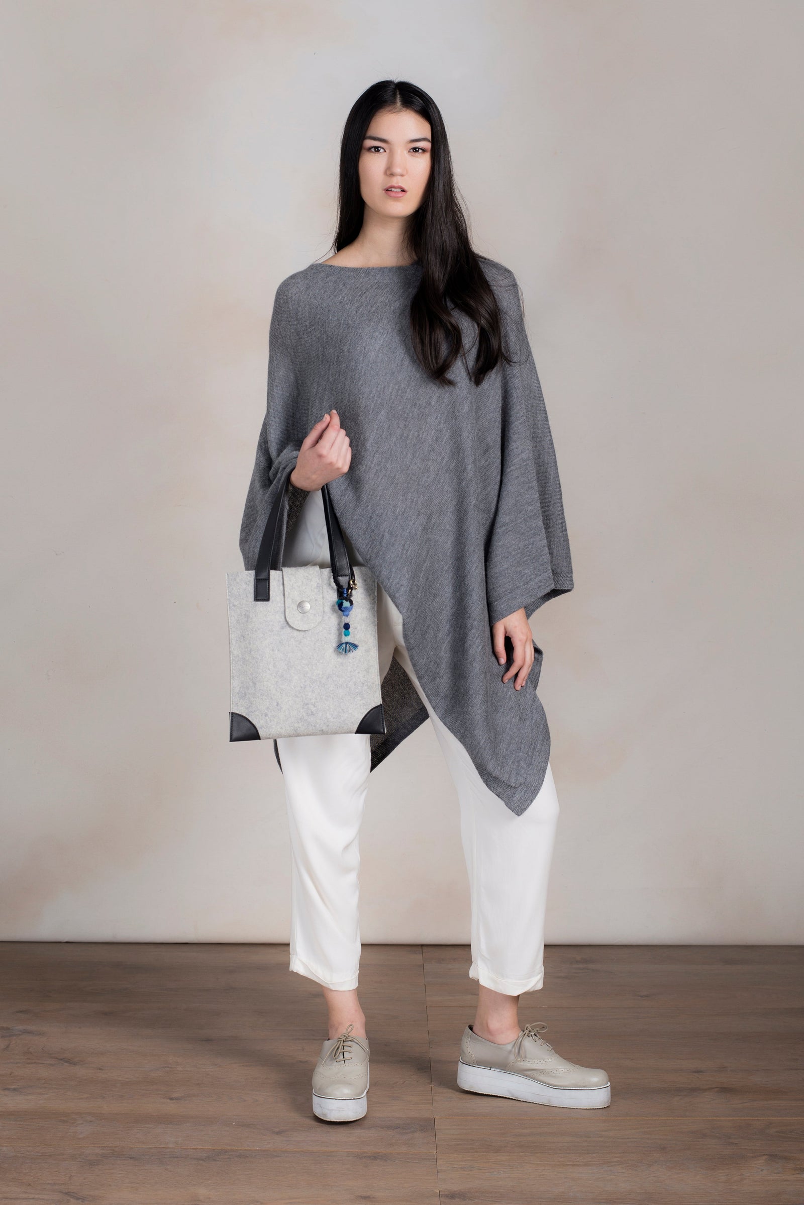 Cartera Rustica De Alpaca & Lana Color Gris
