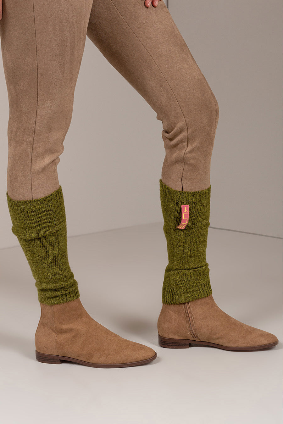 CALENTADORES UNDONE DE BABY ALPACA COLOR AVOCADO