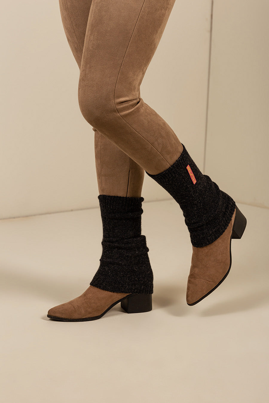 CALENTADORES UNDONE DE BABY ALPACA COLOR ANTRACITTE