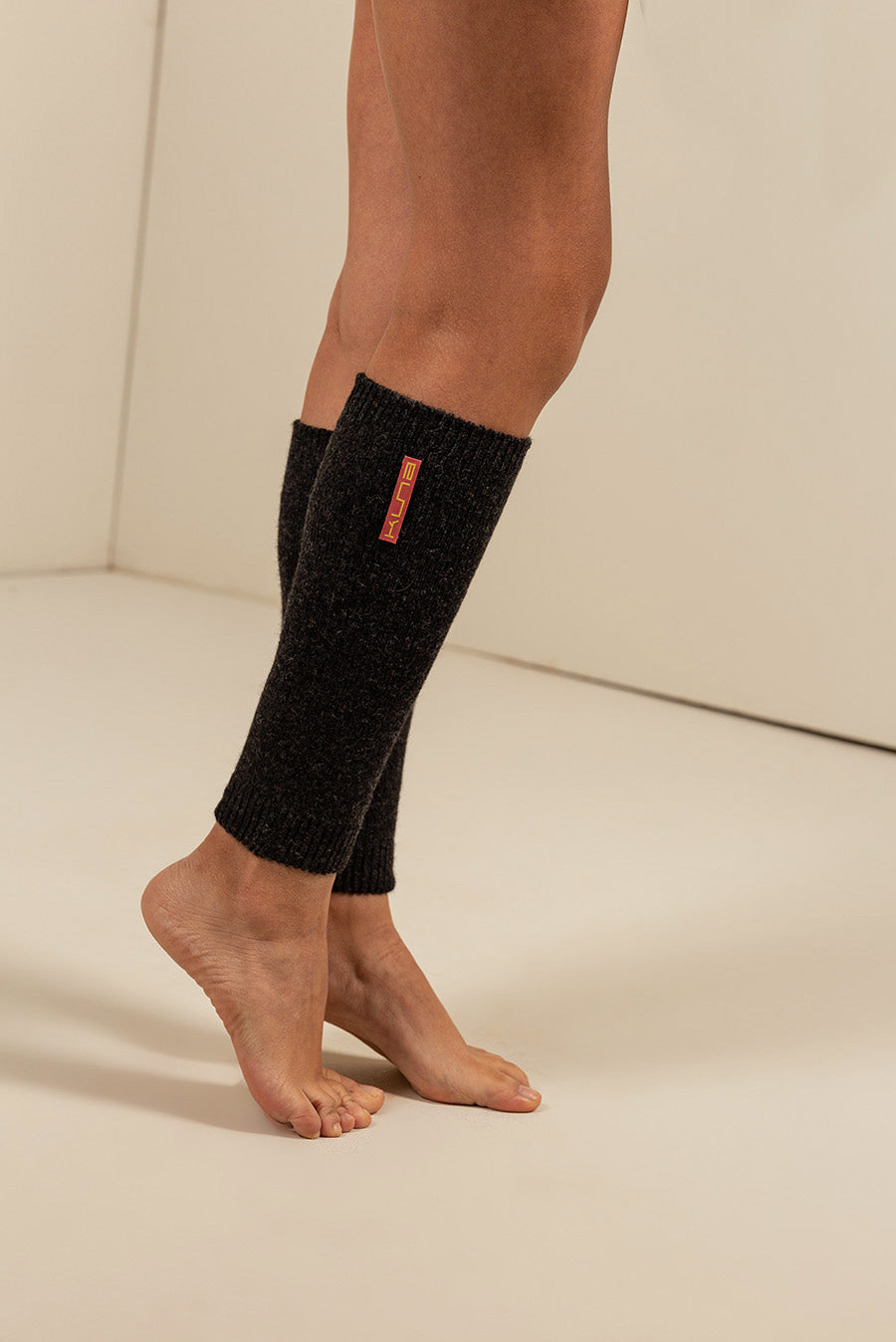CALENTADORES UNDONE DE BABY ALPACA COLOR ANTRACITTE