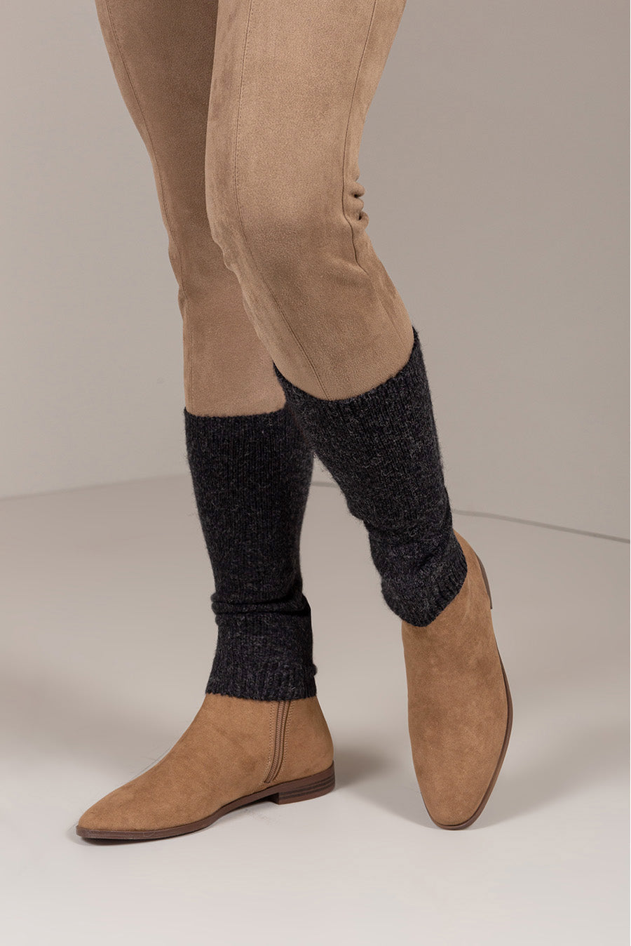 CALENTADORES UNDONE DE BABY ALPACA COLOR ANTRACITTE