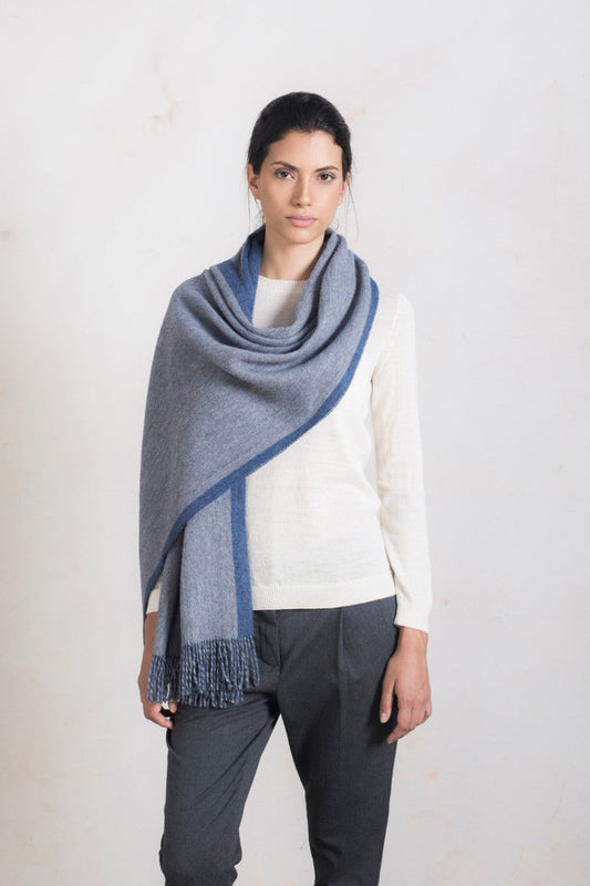 Estola Rainier De Baby Alpaca Color Azul Denim & Gris Medio