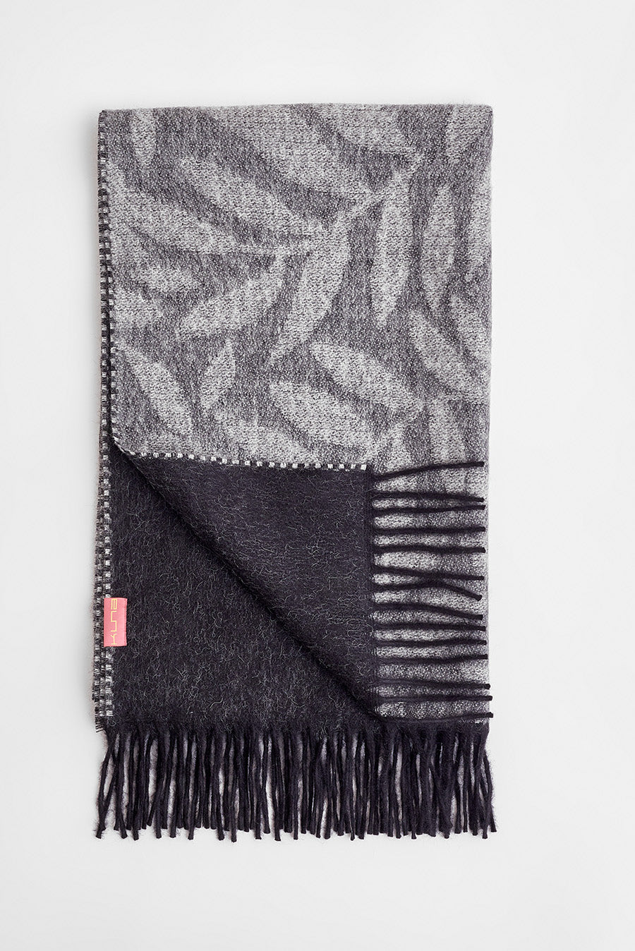 Estola Weinko De Baby Alpaca Color B&W